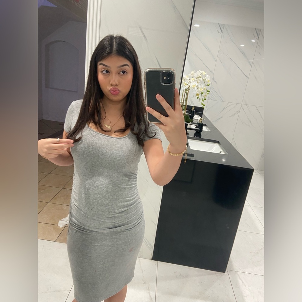 Meet your Posher, Valeria